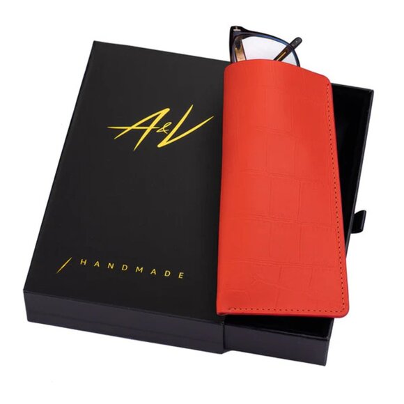 Red Luxury Calfskin Glasses Case – Alligator‑Style Texture - Picture 2 of 3